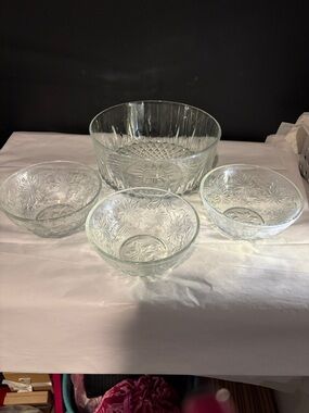 Clear Glass Floral Serving Bowl Set - 4-Piece